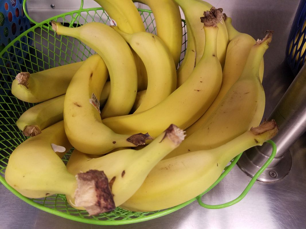 Picture of basket of fresh bananas for snack